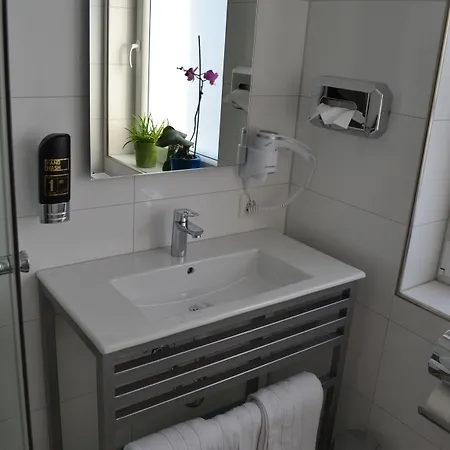 Myrsini Hotel Kirchentellinsfurt