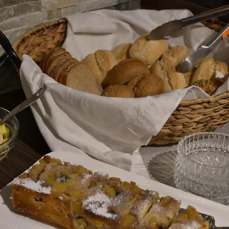 Hotel Myrsini Kirchentellinsfurt