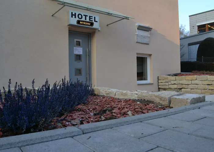 Myrsini מלון 3*