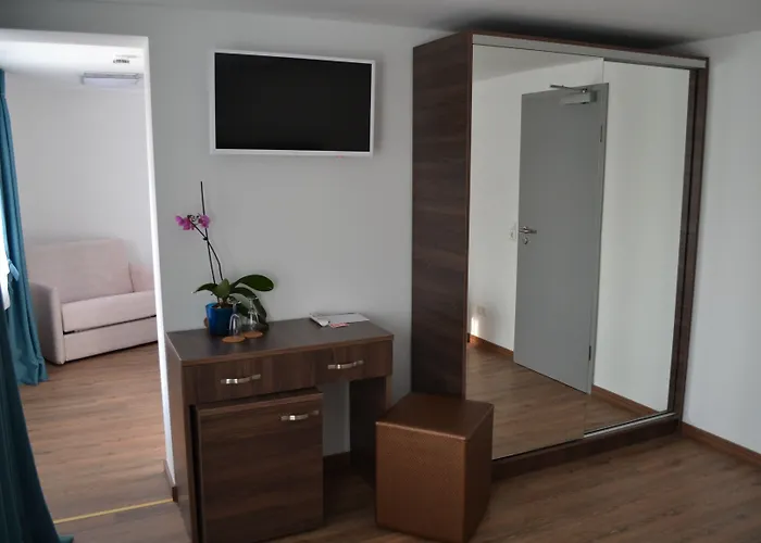 מלון Myrsini Kirchentellinsfurt