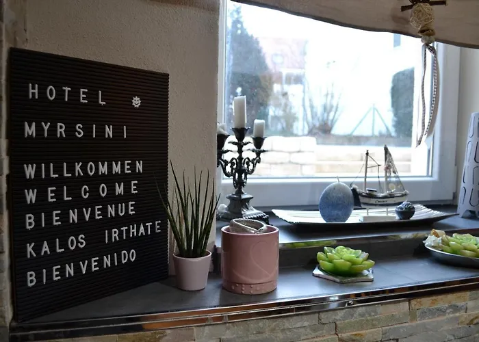 Myrsini מלון